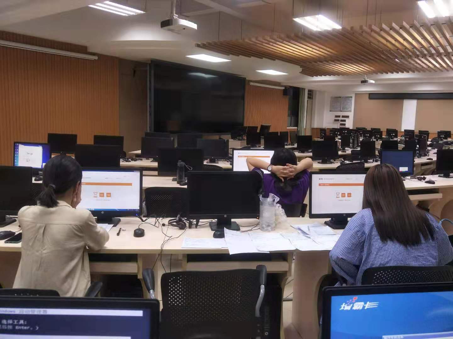 4a6e0323351d5019f55d49c677ac37a